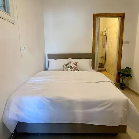 Luxury Studio In Kyrenia Διαμέρισμα *
